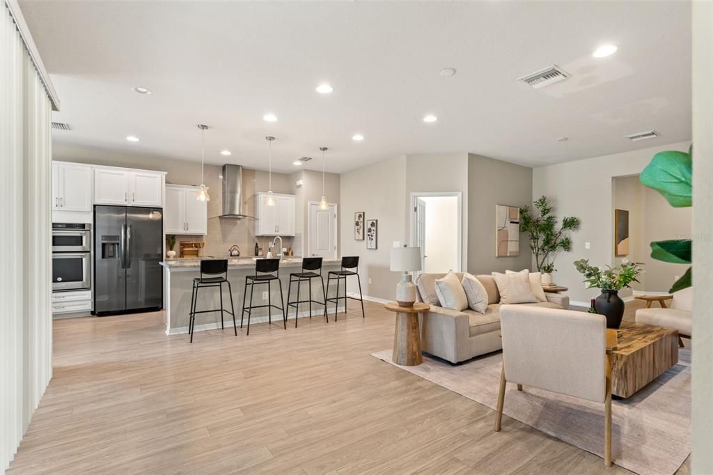 На продажу: $410,000 (3 спален, 2 ванн, 2100 Квадратных фут)