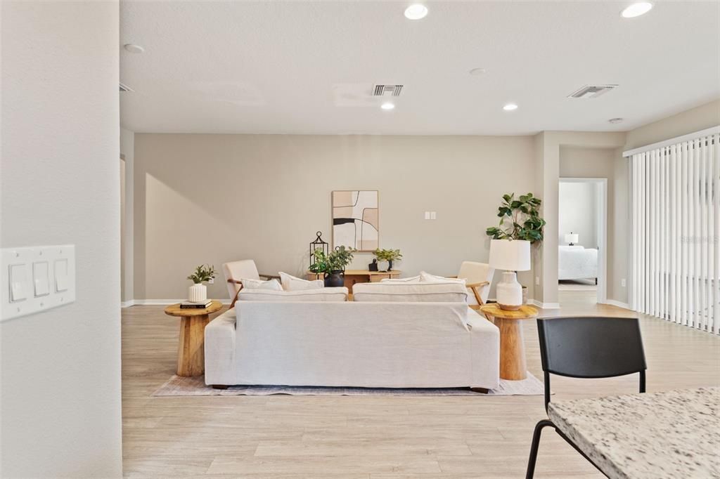 На продажу: $410,000 (3 спален, 2 ванн, 2100 Квадратных фут)