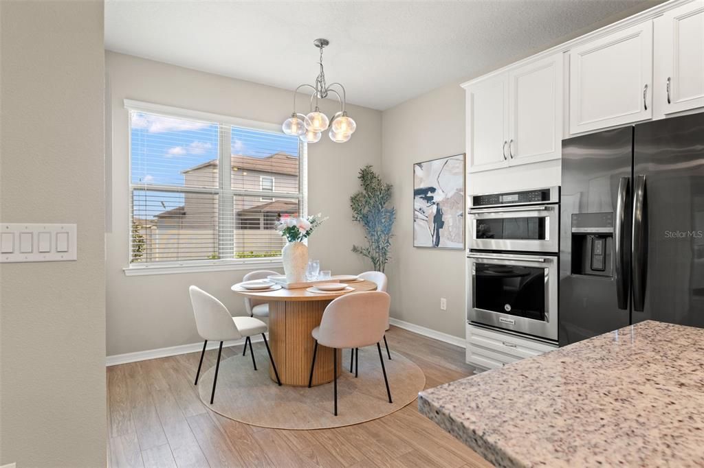 На продажу: $410,000 (3 спален, 2 ванн, 2100 Квадратных фут)