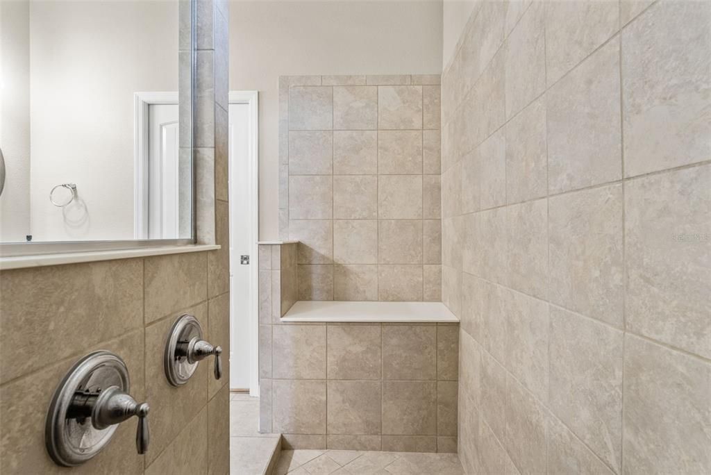 На продажу: $410,000 (3 спален, 2 ванн, 2100 Квадратных фут)