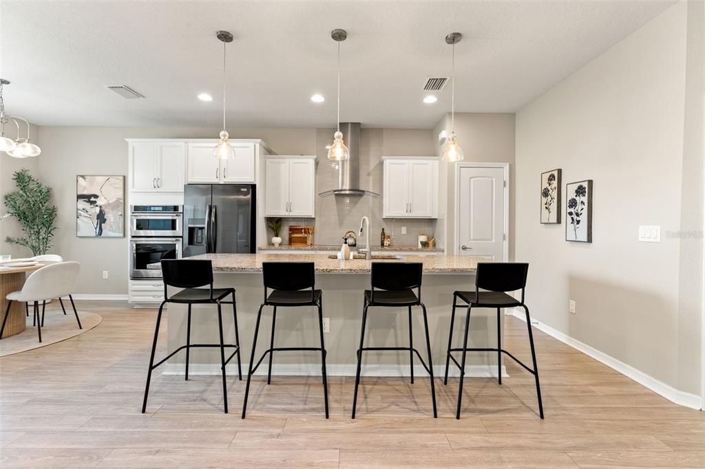 На продажу: $410,000 (3 спален, 2 ванн, 2100 Квадратных фут)