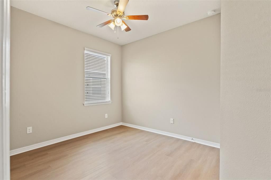 На продажу: $410,000 (3 спален, 2 ванн, 2100 Квадратных фут)