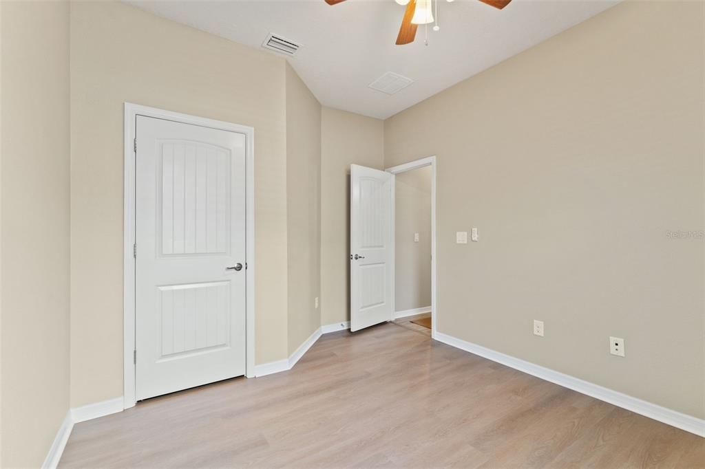 На продажу: $410,000 (3 спален, 2 ванн, 2100 Квадратных фут)