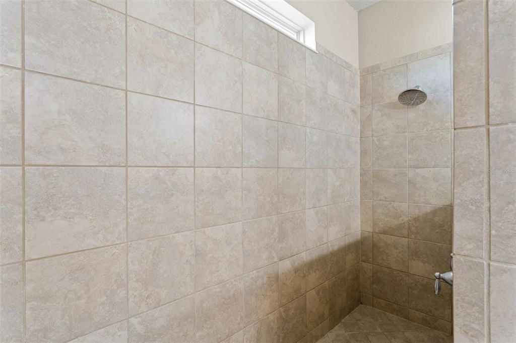 На продажу: $410,000 (3 спален, 2 ванн, 2100 Квадратных фут)