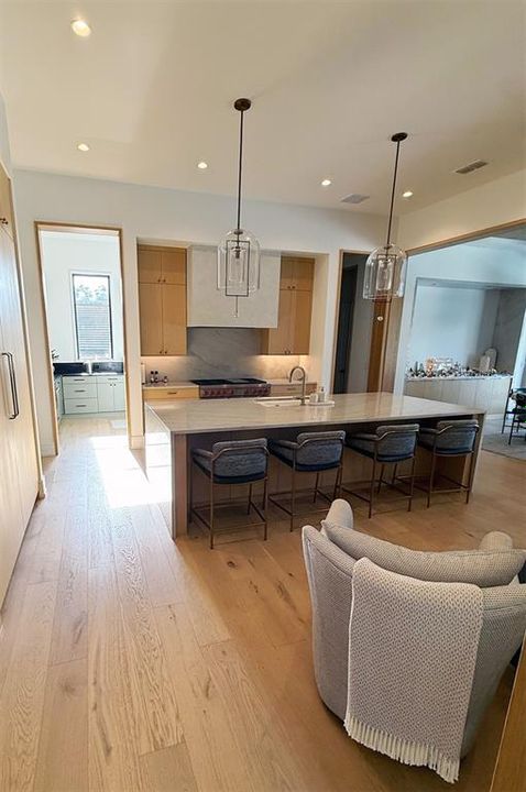 For Sale: $5,920,000 (5 beds, 5 baths, 6445 Square Feet)