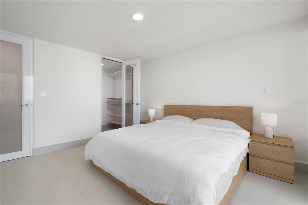 For Sale: $1,200,000 (2 beds, 2 baths, 2068 Square Feet)