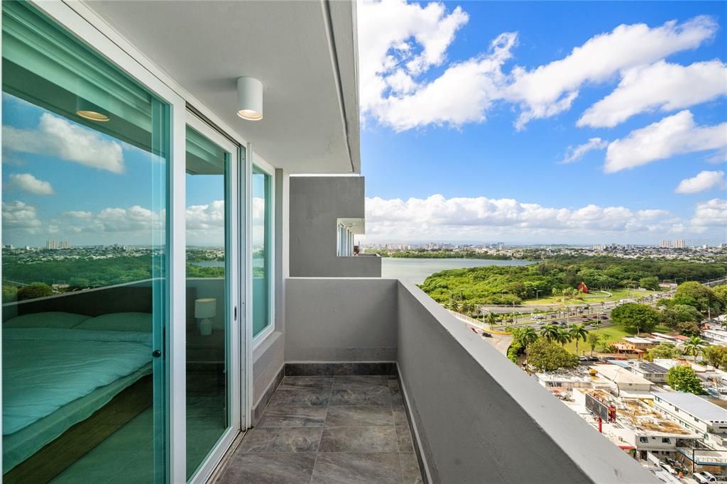 For Sale: $1,200,000 (2 beds, 2 baths, 2068 Square Feet)