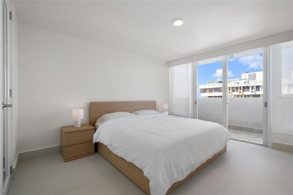 For Sale: $1,200,000 (2 beds, 2 baths, 2068 Square Feet)