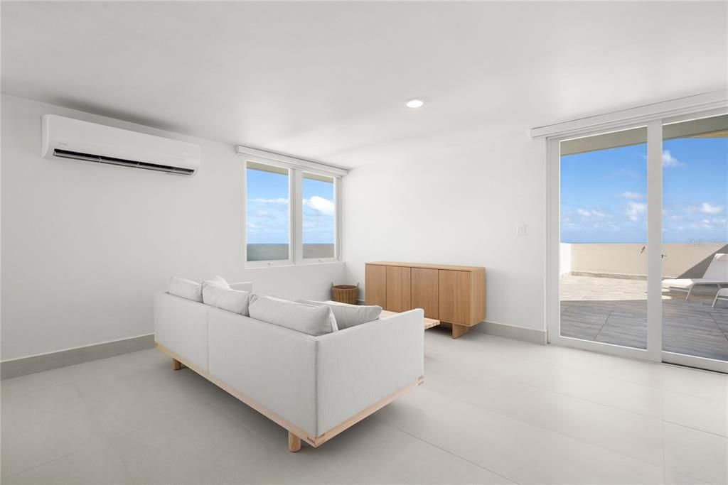 For Sale: $1,200,000 (2 beds, 2 baths, 2068 Square Feet)