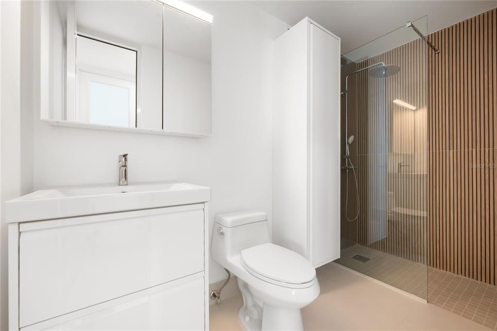 For Sale: $1,200,000 (2 beds, 2 baths, 2068 Square Feet)