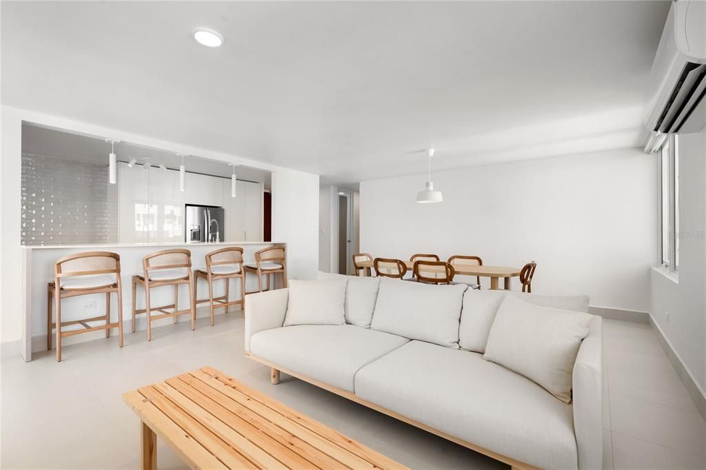 For Sale: $1,200,000 (2 beds, 2 baths, 2068 Square Feet)