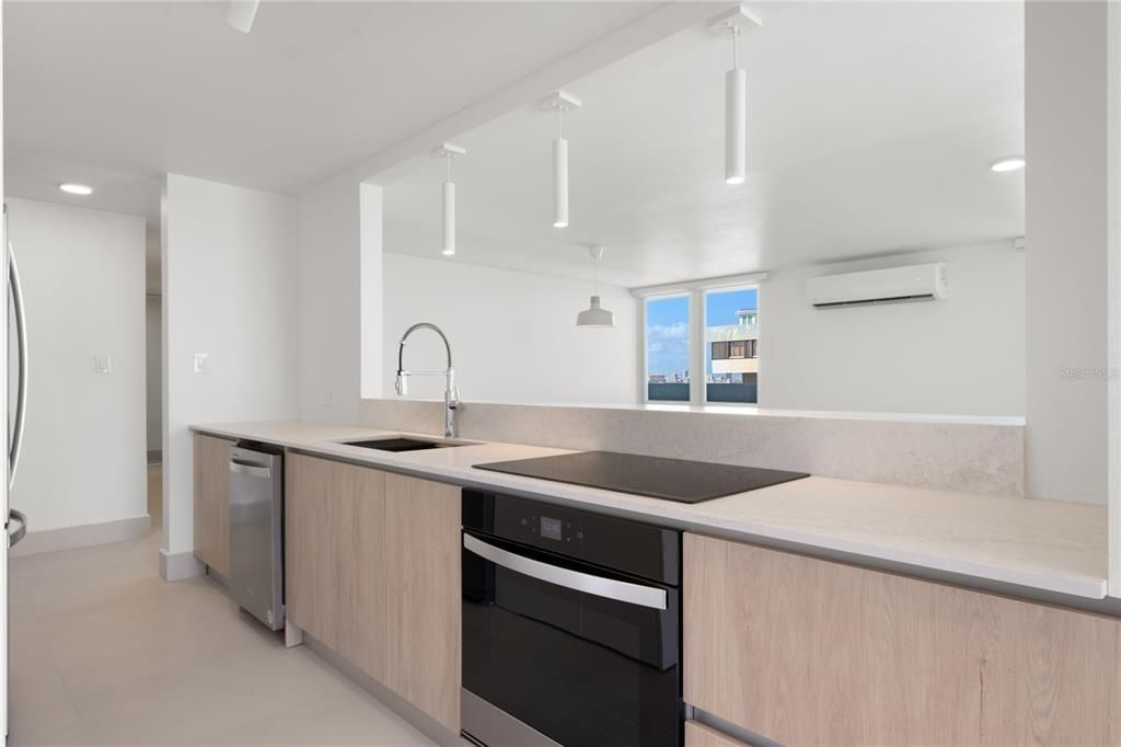 For Sale: $1,200,000 (2 beds, 2 baths, 2068 Square Feet)