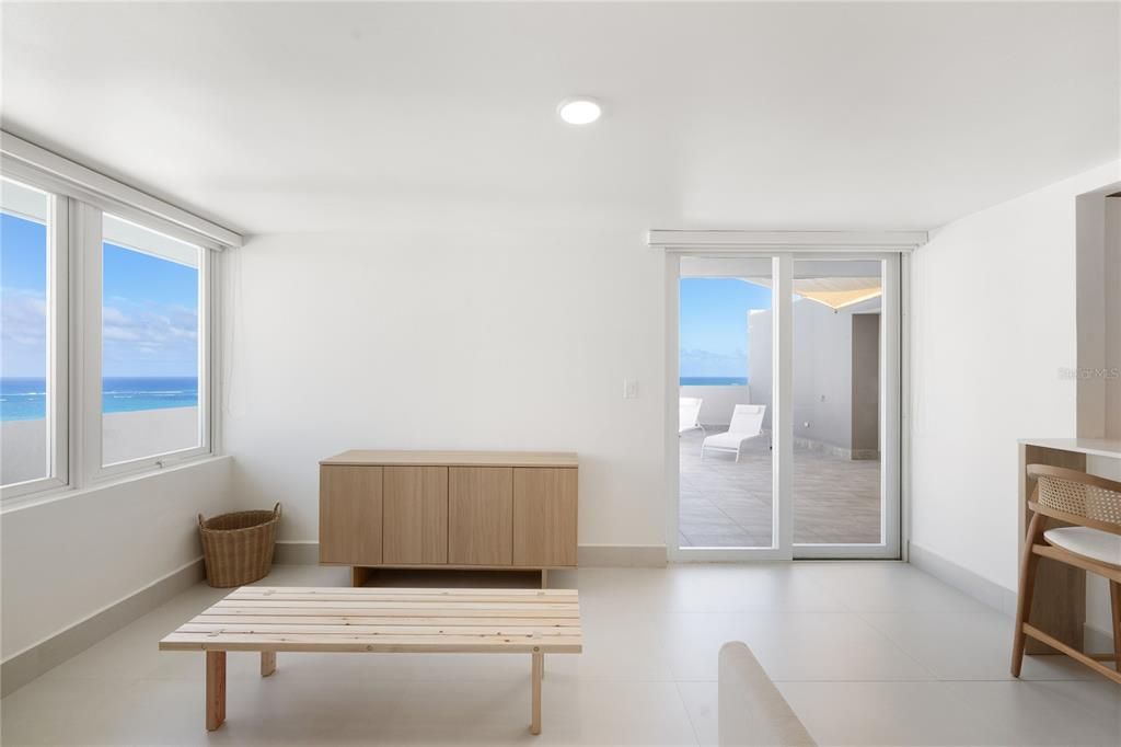 For Sale: $1,200,000 (2 beds, 2 baths, 2068 Square Feet)