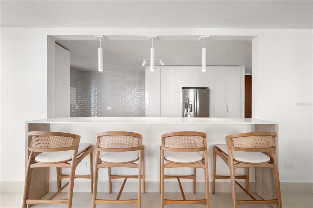 For Sale: $1,200,000 (2 beds, 2 baths, 2068 Square Feet)