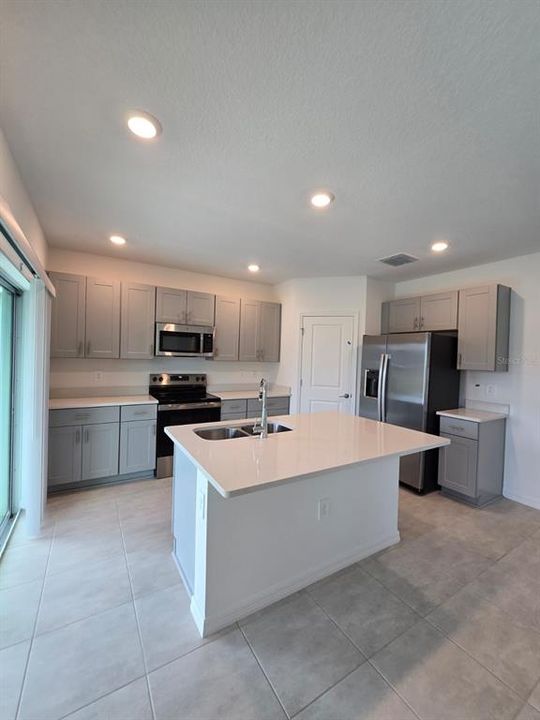 For Rent: $2,500 (3 beds, 2 baths, 1500 Square Feet)