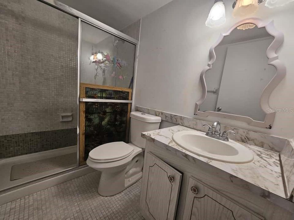 待售: $95,000 (1 贝兹, 1 浴室, 642 平方英尺)