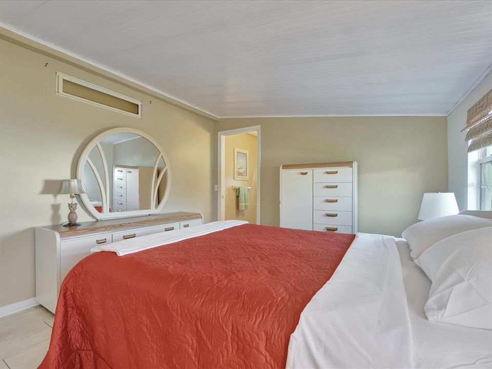 For Sale: $165,000 (3 beds, 2 baths, 1452 Square Feet)