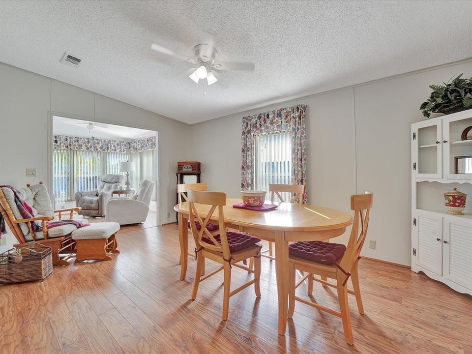 For Sale: $165,000 (3 beds, 2 baths, 1452 Square Feet)