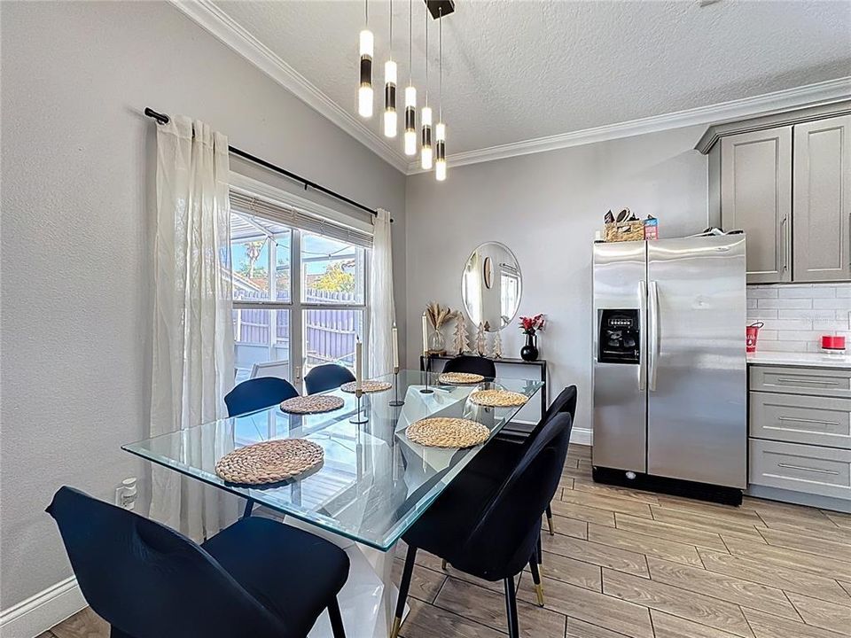 На продажу: $475,000 (5 спален, 2 ванн, 1907 Квадратных фут)