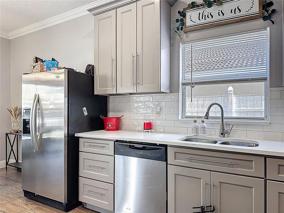 На продажу: $475,000 (5 спален, 2 ванн, 1907 Квадратных фут)