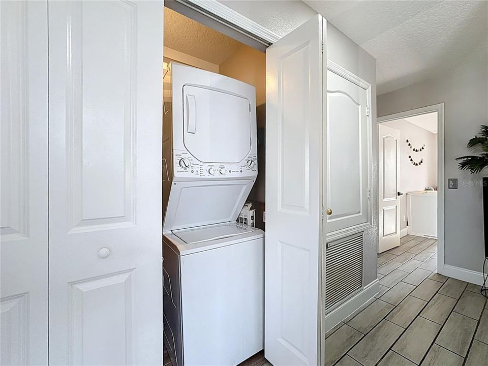 На продажу: $475,000 (5 спален, 2 ванн, 1907 Квадратных фут)