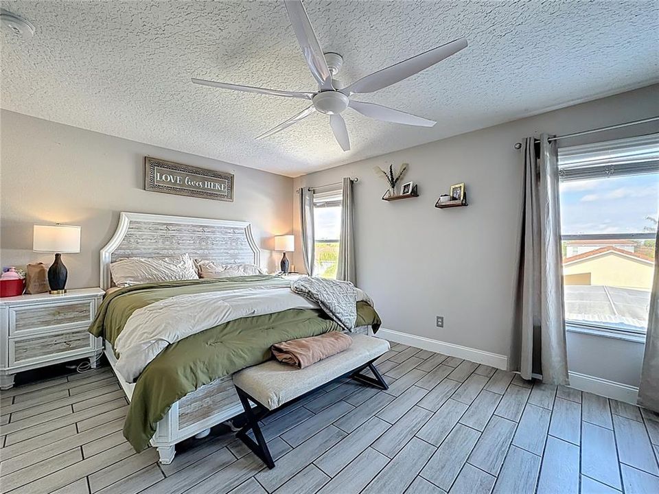 На продажу: $475,000 (5 спален, 2 ванн, 1907 Квадратных фут)