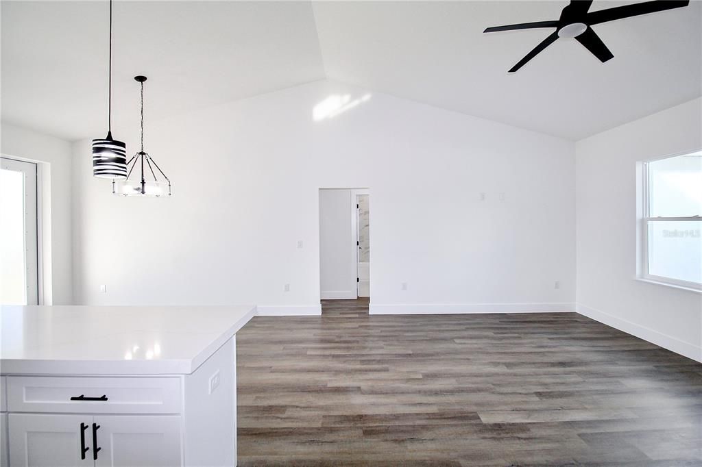 En Venta: $319,900 (3 camas, 2 baños, 1488 Pies cuadrados)