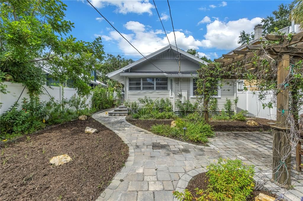 En Venta: $829,000 (3 camas, 2 baños, 1185 Pies cuadrados)