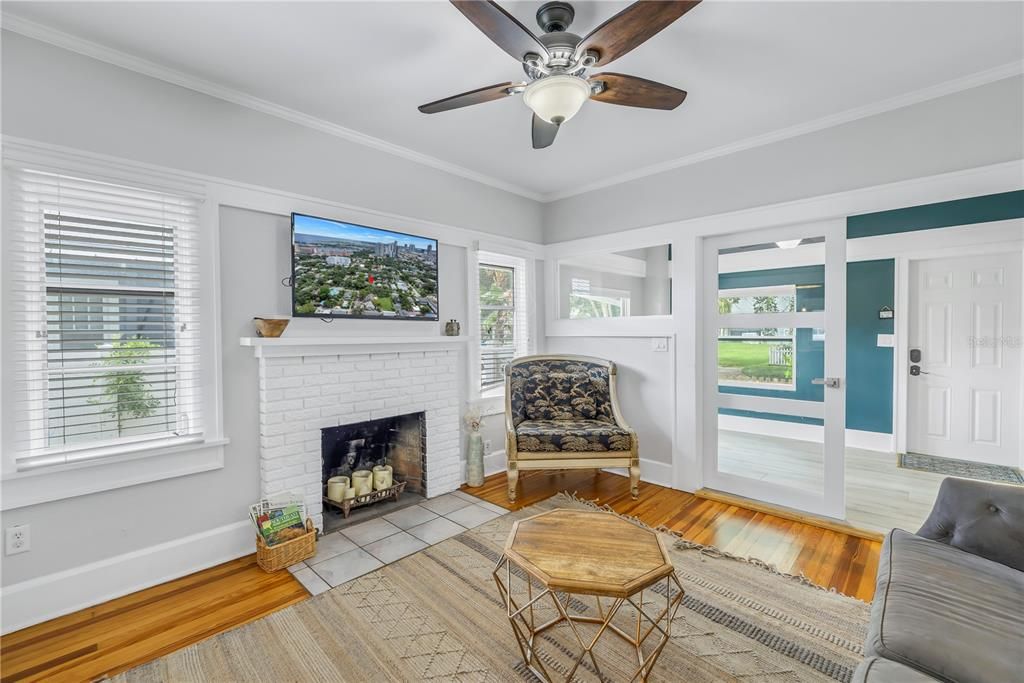 En Venta: $829,000 (3 camas, 2 baños, 1185 Pies cuadrados)