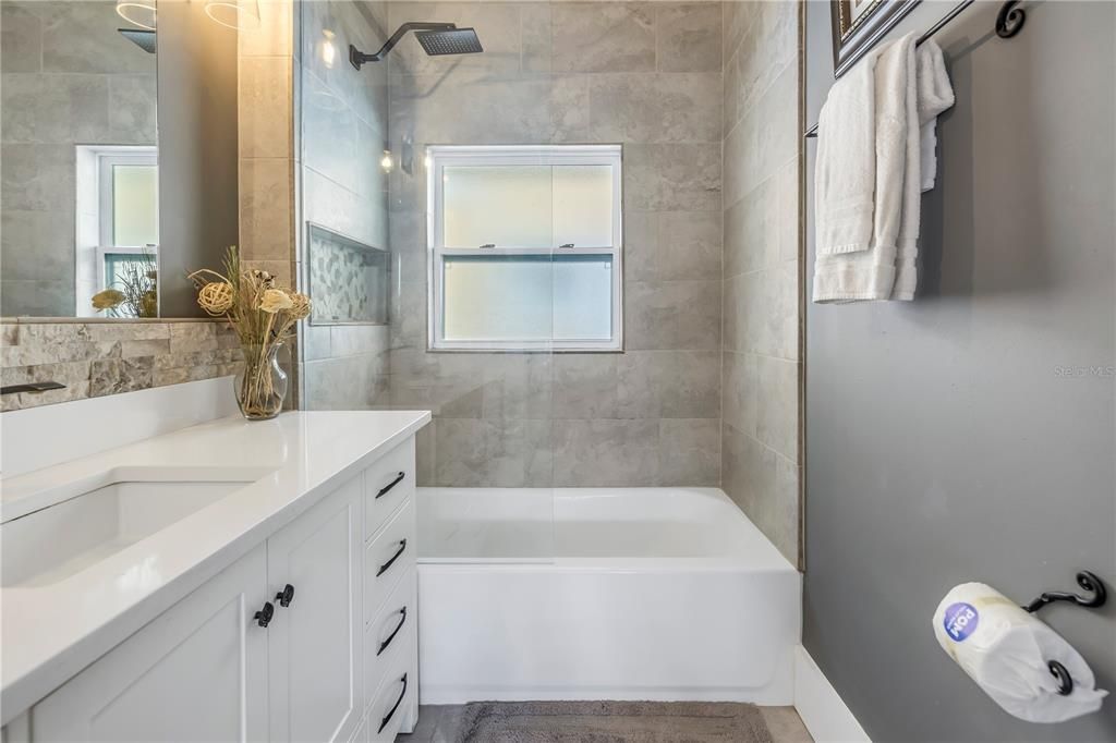 En Venta: $829,000 (3 camas, 2 baños, 1185 Pies cuadrados)