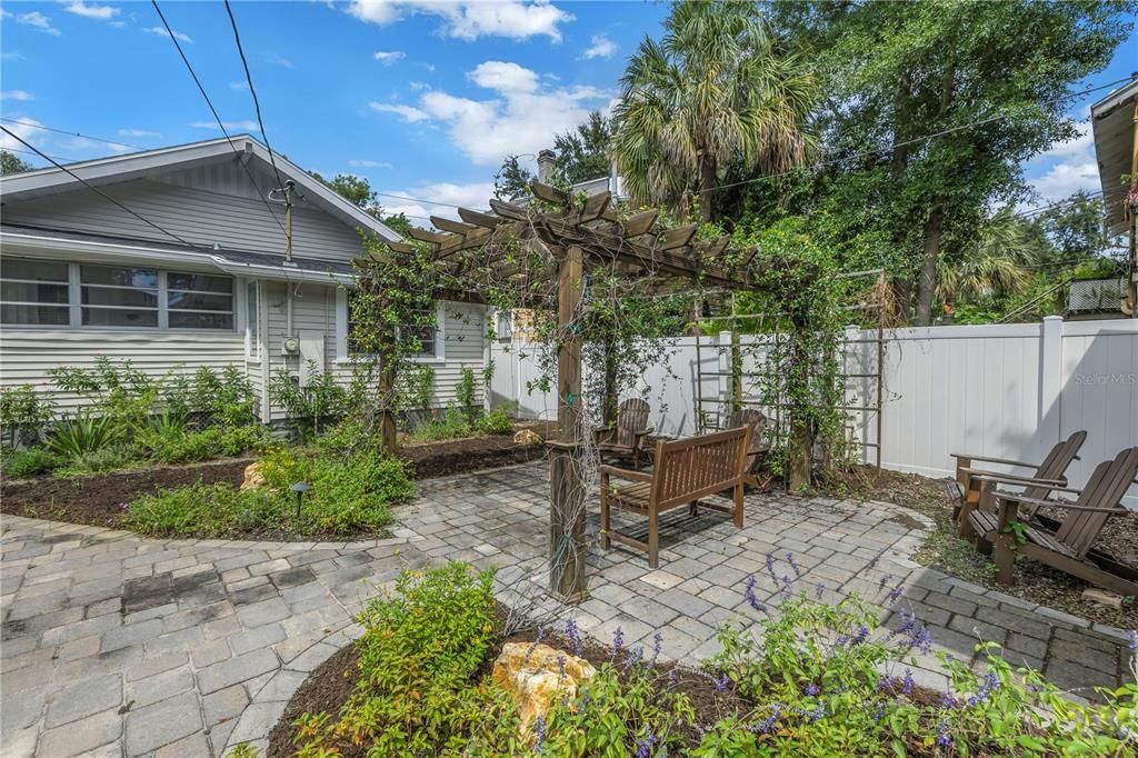 En Venta: $829,000 (3 camas, 2 baños, 1185 Pies cuadrados)