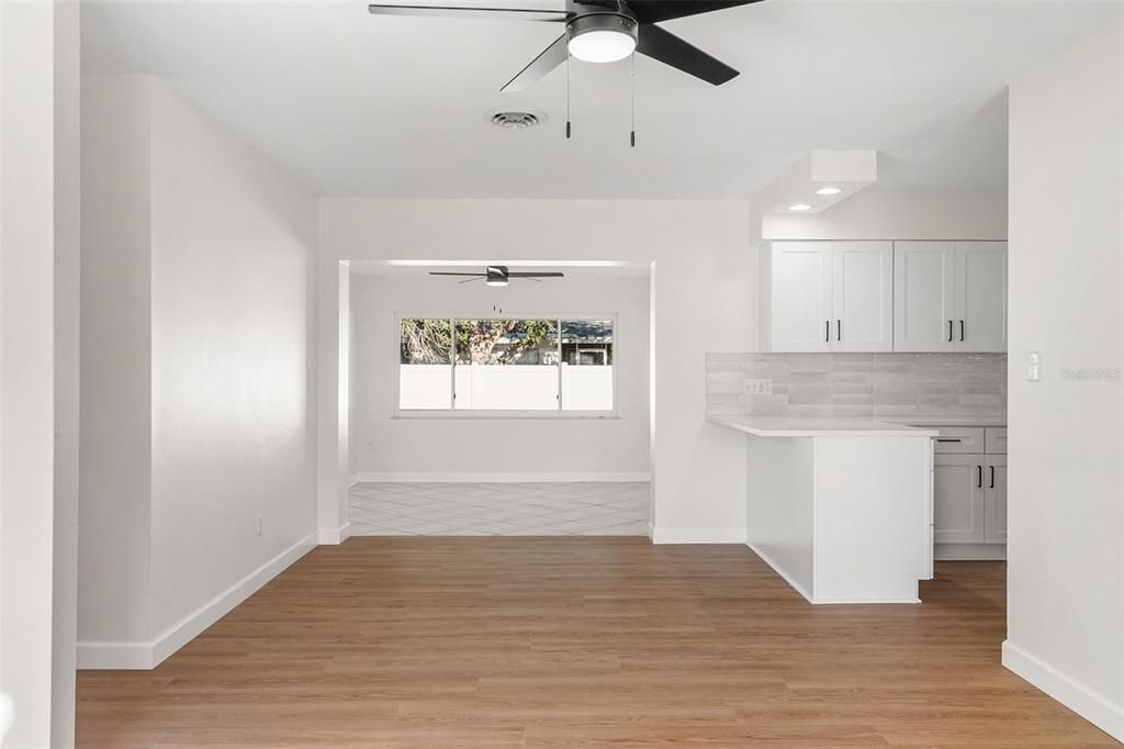 For Sale: $347,900 (3 beds, 1 baths, 1325 Square Feet)