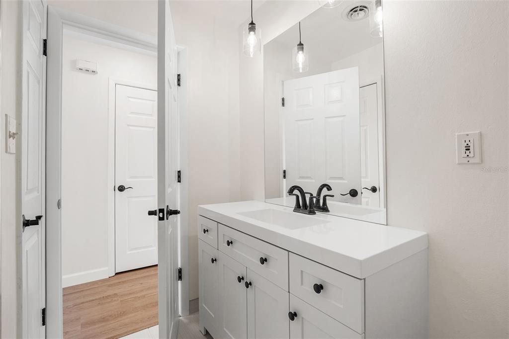 For Sale: $347,900 (3 beds, 1 baths, 1325 Square Feet)