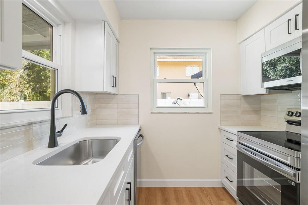 For Sale: $347,900 (3 beds, 1 baths, 1325 Square Feet)