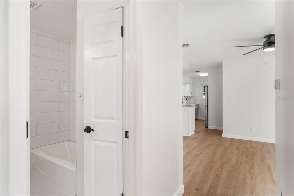 For Sale: $347,900 (3 beds, 1 baths, 1325 Square Feet)