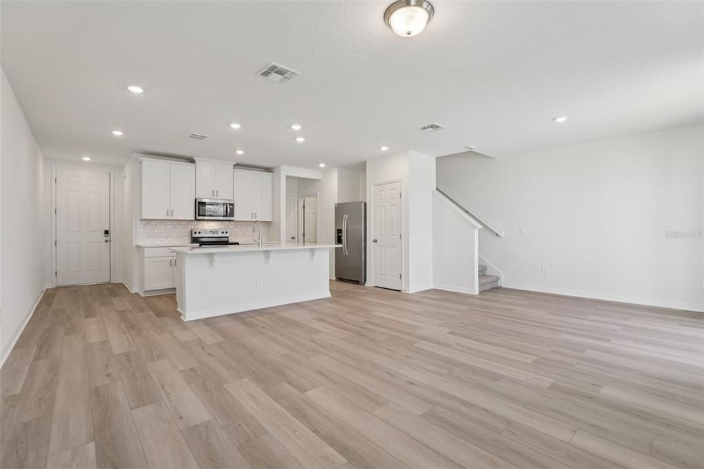 For Sale: $342,270 (3 beds, 2 baths, 1566 Square Feet)