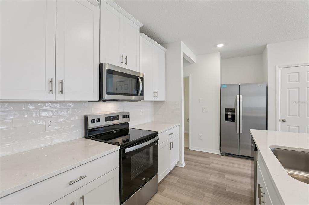 For Sale: $342,270 (3 beds, 2 baths, 1566 Square Feet)