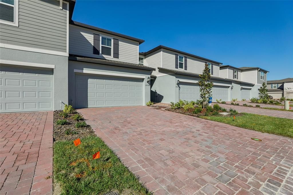 For Sale: $342,270 (3 beds, 2 baths, 1566 Square Feet)