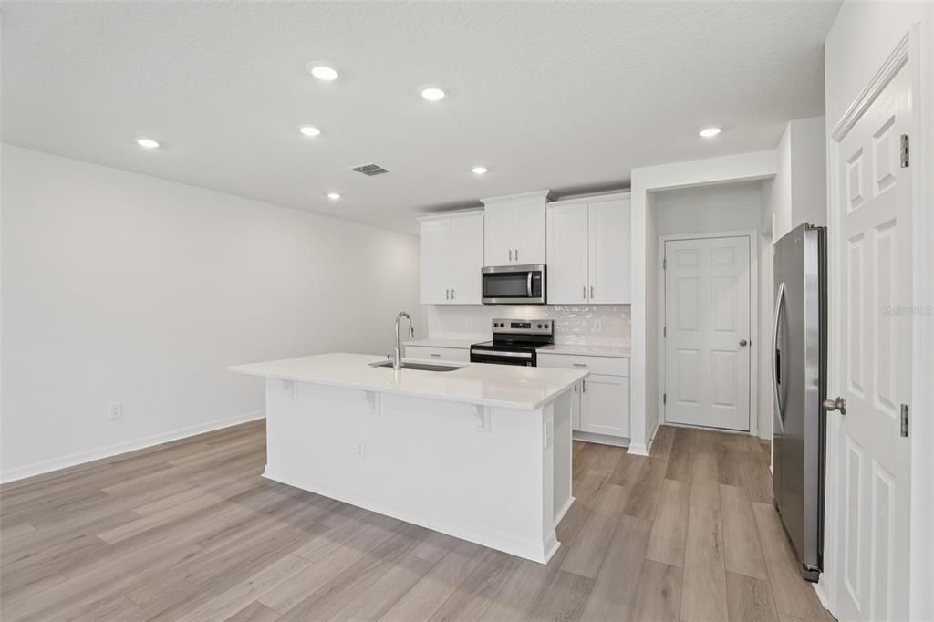 For Sale: $342,270 (3 beds, 2 baths, 1566 Square Feet)