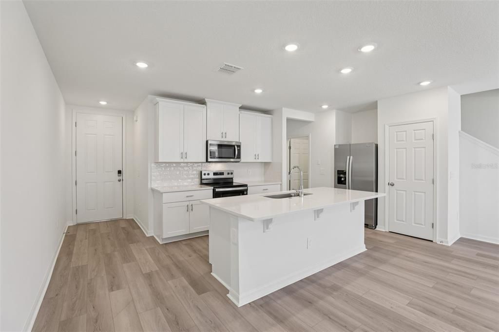 For Sale: $342,270 (3 beds, 2 baths, 1566 Square Feet)