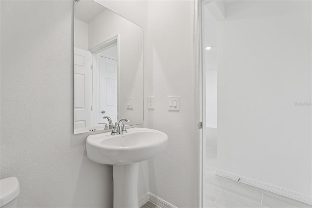 For Sale: $342,270 (3 beds, 2 baths, 1566 Square Feet)