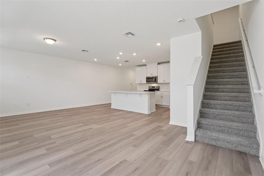 For Sale: $342,270 (3 beds, 2 baths, 1566 Square Feet)