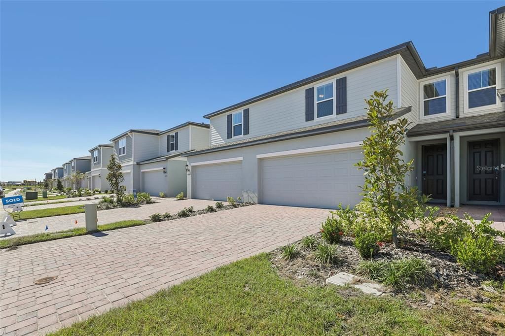 For Sale: $342,270 (3 beds, 2 baths, 1566 Square Feet)