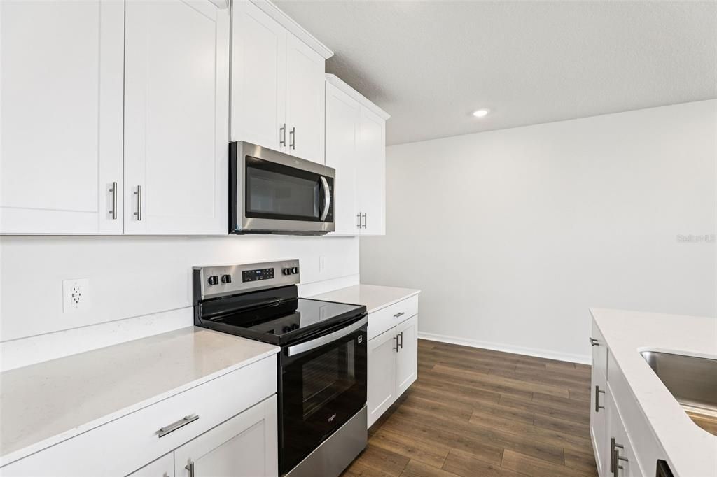 For Sale: $341,050 (3 beds, 2 baths, 1566 Square Feet)