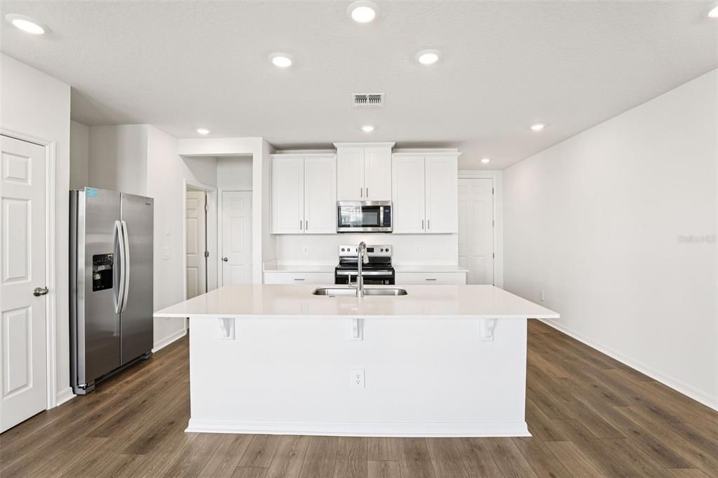 For Sale: $341,050 (3 beds, 2 baths, 1566 Square Feet)