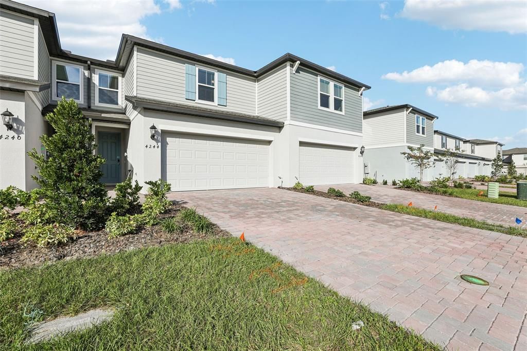 For Sale: $341,050 (3 beds, 2 baths, 1566 Square Feet)