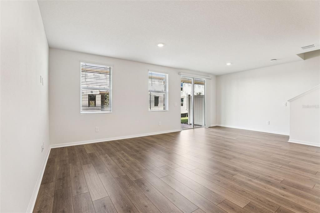 For Sale: $341,050 (3 beds, 2 baths, 1566 Square Feet)