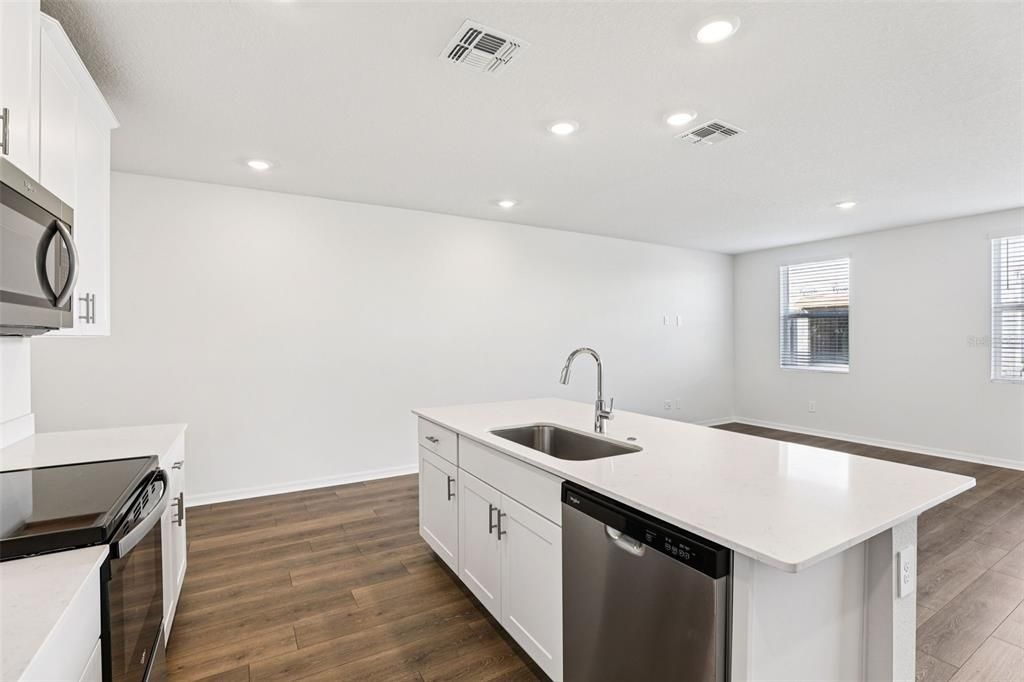 For Sale: $341,050 (3 beds, 2 baths, 1566 Square Feet)
