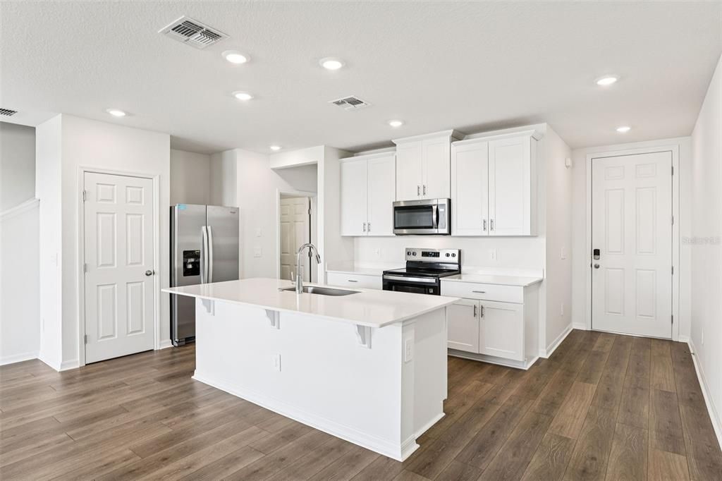 For Sale: $341,050 (3 beds, 2 baths, 1566 Square Feet)