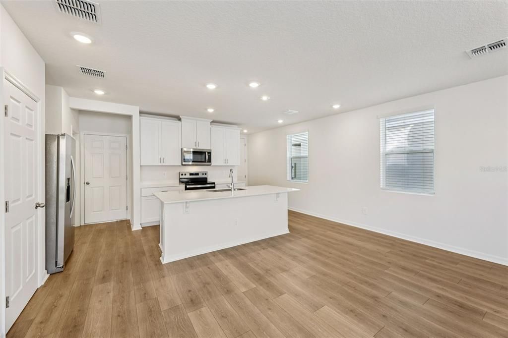 For Sale: $360,520 (3 beds, 2 baths, 1808 Square Feet)